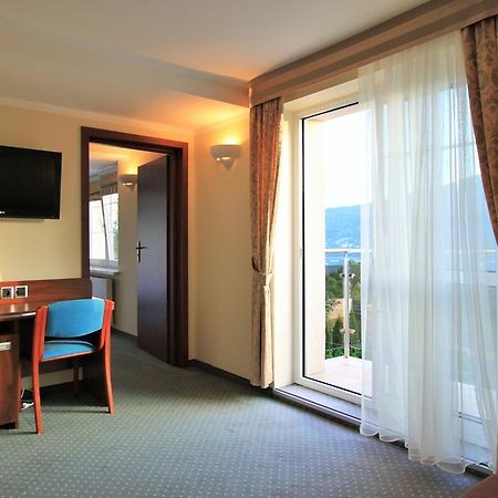 Willa Pod Skrzydlami Hotell Międzybrodzie Bialskie Exteriör bild