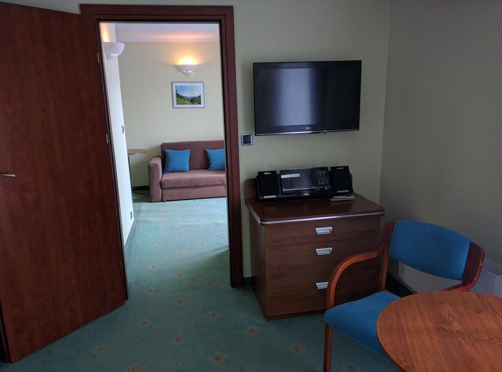 Willa Pod Skrzydlami Hotell Międzybrodzie Bialskie Exteriör bild