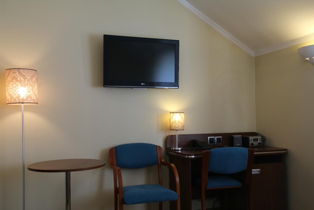 Willa Pod Skrzydlami Hotell Międzybrodzie Bialskie Exteriör bild