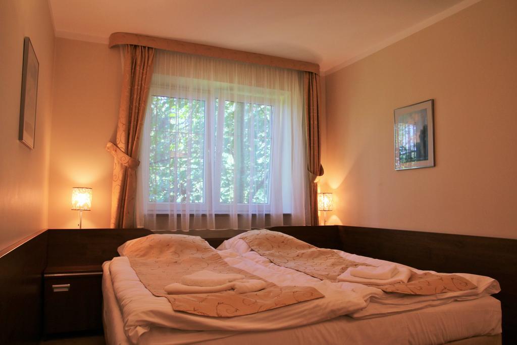 Willa Pod Skrzydlami Hotell Międzybrodzie Bialskie Exteriör bild