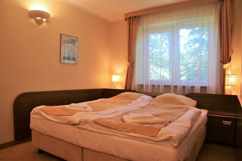 Willa Pod Skrzydlami Hotell Międzybrodzie Bialskie Exteriör bild