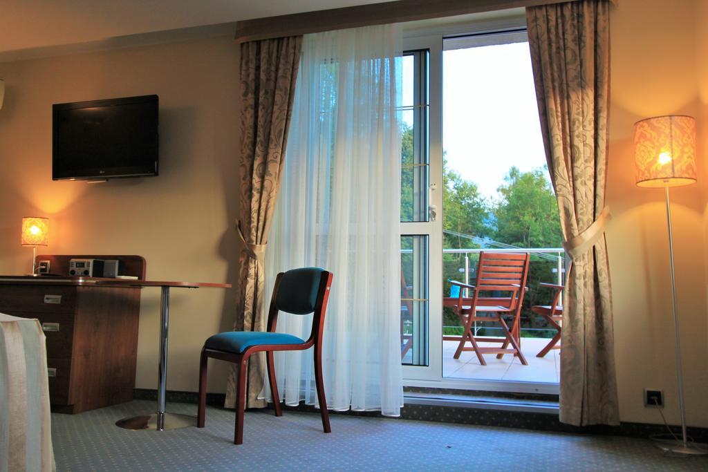 Willa Pod Skrzydlami Hotell Międzybrodzie Bialskie Exteriör bild